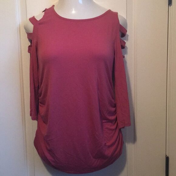 Coral 3/4 inch sleeve maternity top - Picture 1 of 5